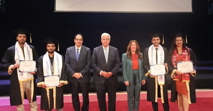 بحضور السفيرة الأمريكية وفريق عمل الوكالة الأمريكية للتنمية الدولية وهيئة أميديست والجامعة الأمريكية بالقاهرة