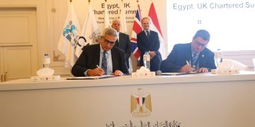 وزير التعليم العالى يشهد توقيع عقود لفتح مكاتب لعدد من هيئات التصنيف والتسجيل البريطانية