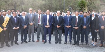 في أول يوم دراسة بالجامعات : وزير التعليم العالي يتفقد جامعة حلوان ويطمئن على انتظام الدراسة بها