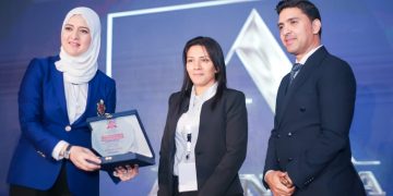 ماريانا ميخائيل نجاح ابهر الجميع فى   مؤتمر اكاديميه الوندرا الدولية ويتم تكريمها فى المؤتمر