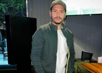 مصطفى عز الدين طالب الهندسة الذي يضيء مسرح الثقافة يتألق بأعماله المتميزة