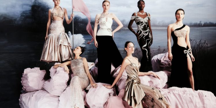 جيانا يونس في أولى خطواتها نحو العالمية مع “نيكي ميناج” والبابيون نجمة مجموعتها الجديدة “Rebirth “