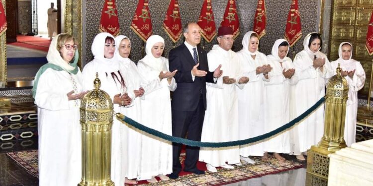 ملكة جمال أفريقيا والعرب أميرة قصري في زيارة لضريح الملك الحسن الثاني