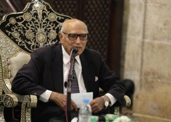 أبو السرور محذرا من الإدمان الإلكتروني : يسبب أضرار اجتماعية وصحية ونفسية