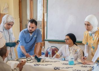 ضمن فاعليات التحالف الوطني للعمل الأهلي استهدفت 1300 مستحق.. مؤسسة الجود الخيرية بالتعاون مع مستشفى الناس تنظم قافلة طبية في الفيوم