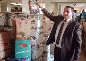 تنفيذا لتوجيهات وزير التموين  : مديرية تموين الجيزة تضبط أحد المواقع تقوم بالتلاعب بغش زيوت السيارات وتقليد العلامات التجارية المشهورة