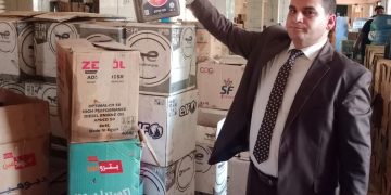 تنفيذا لتوجيهات وزير التموين  : مديرية تموين الجيزة تضبط أحد المواقع تقوم بالتلاعب بغش زيوت السيارات وتقليد العلامات التجارية المشهورة