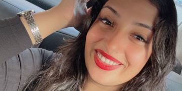 نجاح باهر خبيره التجميل زينب شريف فى أحدث سيشن لها على السوشيال ميديا