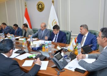 وزير التموين يترأس اجتماع اللجنة العليا للمطاحن لمتابعة انتظام العمل بمنظومة الطحن والاطمئنان على جودة الدقيق المدعم