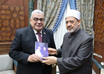 شيخ الأزهر يستقبل رئيس مجلس الدولة بمشيخة الأزهر