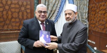 شيخ الأزهر يستقبل رئيس مجلس الدولة بمشيخة الأزهر