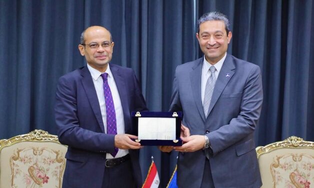 توقيع بروتوكول تعاون بين البورصة وجامعتى دمياط وحورس لنشر الوعى بين طلبة الجامعات بمبادئ الاستثمار