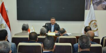 عقد اجتماعا مع قيادات وزارة التموين والوكلاء المديريات للتأكيد علي توافر السلع والمخزون الاستراتيجي
