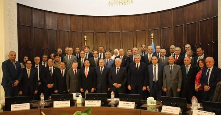 رئيس جامعة كفر الشيخ يشارك في اجتماع المجلس الأعلى للجامعات المنعقد بجامعة الإسكندرية