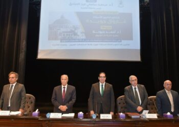 بحضور د. محمد سامى عبد الصادق : جامعة القاهرة تستضيف الشاعر الكبير فاروق جويدة فى ندوة شعرية وطنية