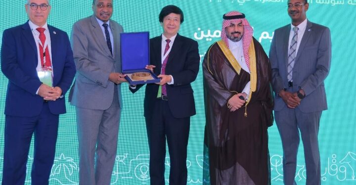الدخيري  يترأس جلسة عمل حول تقرير الدراسات الإقتصادية والإجتماعية  في البرنامج الاقليمي لمكافحة سوسة النخيل الحمراء في اقليم الشرق الادنى وشمال افريقيا