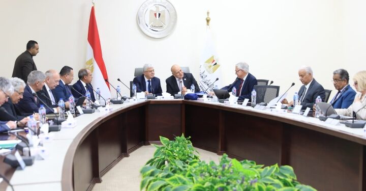 وزير التعليم العالي يستقبل الأمين العام لاتحاد الجامعات العربية ورئيس مجلس إدارة الشبكة العربية الأوروبية لتدريب القيادات الجامعية أرلين ARELEN