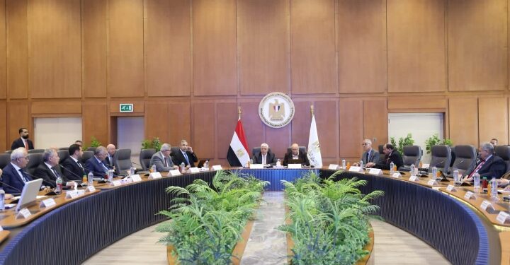 وزير التعليم العالى يرأس اجتماع مجلس الجامعات الخاصة