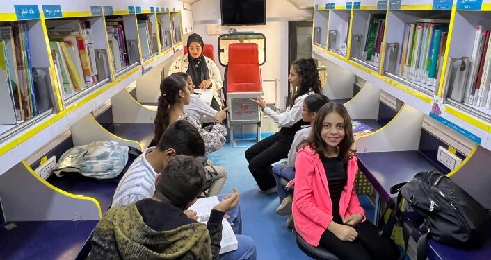 فعاليات ثقافية وفنية لمكتبة مصر العامة المتنقلة بالكاتدرائية المرقسية بالعباسية