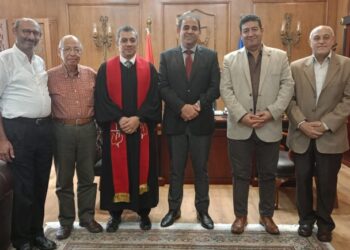 رئيس جامعة بورسعيد يستقبل راعى الكنيسة الانجيلية ببورسعيد