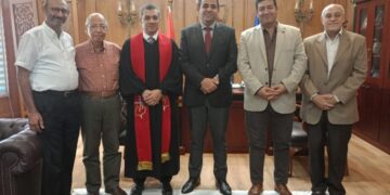 رئيس جامعة بورسعيد يستقبل راعى الكنيسة الانجيلية ببورسعيد