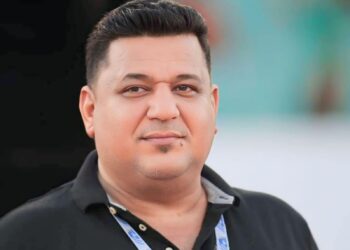 حين تنغمس القلوب في زيف الأضواء “