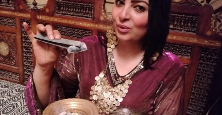 الإعلامي سيد الجارحي يُشيد بموهبتة الفنانة الجميلة شيماء العدوي