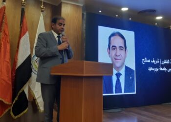 رئيس جامعة بورسعيد يستقبل الأمين المساعد للمجلس الأعلى للجامعات لتفعيل المبادرة الرئاسية لنشر الثقافة والتوعية للأنشطة المالية الغير مصرفية للطلاب والطالبات