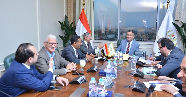 الدكتور شريف فاروق وزير التموين والتجارة الداخلية يلتقي بعدد من السادة أعضاء مجلسي النواب والشيوخ