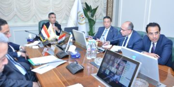وزير التموين يعقد اجتماعاً عبر الفيديو كونفرانس مع مديري المديريات بالمحافظات لمتابعة توافر السلع ومراقبة وضبط الأسواق