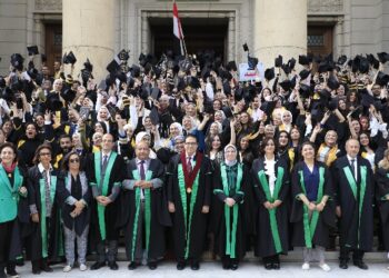 رئيس جامعةالقاهرة : تحصيل العلم ليس له نهاية، وعلى الخريجين مواصلة التعلم والالتحاق بالدراسات العليا واكتساب المهارات