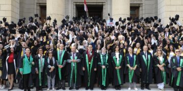 رئيس جامعةالقاهرة : تحصيل العلم ليس له نهاية، وعلى الخريجين مواصلة التعلم والالتحاق بالدراسات العليا واكتساب المهارات