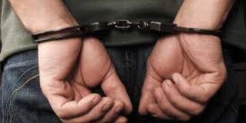 الداخلية تضبط شخصًا يدير قناتين فضائيتين غير مرخصتين تبثان محتوى مقرصن من الجيزة