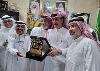 حسن إسكندراني وزياد السفياني يكرمان عمر العطاس قائد “فرقة أبو سراج” بحضور نخبة من الفنانين