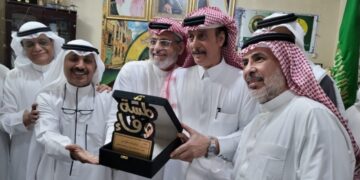 حسن إسكندراني وزياد السفياني يكرمان عمر العطاس قائد “فرقة أبو سراج” بحضور نخبة من الفنانين