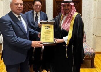 الاتحاد العربي للنقل البري يوجه الشكر للرئيس عبد الفتاح السيسي ويكرم كامل وزيرى