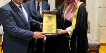 الاتحاد العربي للنقل البري يوجه الشكر للرئيس عبد الفتاح السيسي ويكرم كامل وزيرى