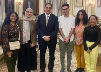 رئيس جــامعــة القاهرة يرحب بنشر مجلة “هجرة” الكترونيا على المنصة الرقمية للجامعة ويطالب بتوسيع دائرة انتشارها لتعم فائدتها