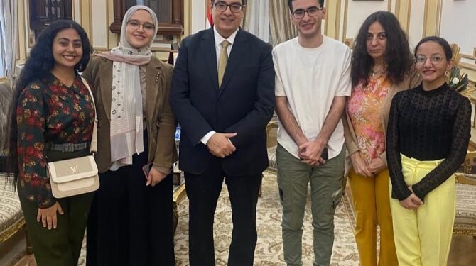 رئيس جــامعــة القاهرة يرحب بنشر مجلة “هجرة” الكترونيا على المنصة الرقمية للجامعة ويطالب بتوسيع دائرة انتشارها لتعم فائدتها
