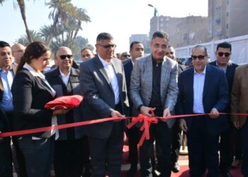 وزير التموين والتجارة الداخلية يفتتح “سوق اليوم الواحد” في إمبابة