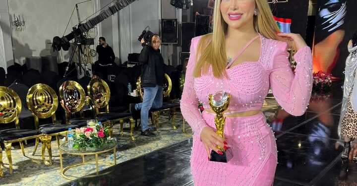 تكريم الأعلاميه ندى الفقى فى مهرجان ايجى فاشون الدولى وتبهر جمهورها فى أطلاله ساحرة