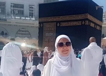 أسرة جريدة(صدى الأخبار) تهنئ الصحفية داليا عادل على أدائها لمناسك العمرة