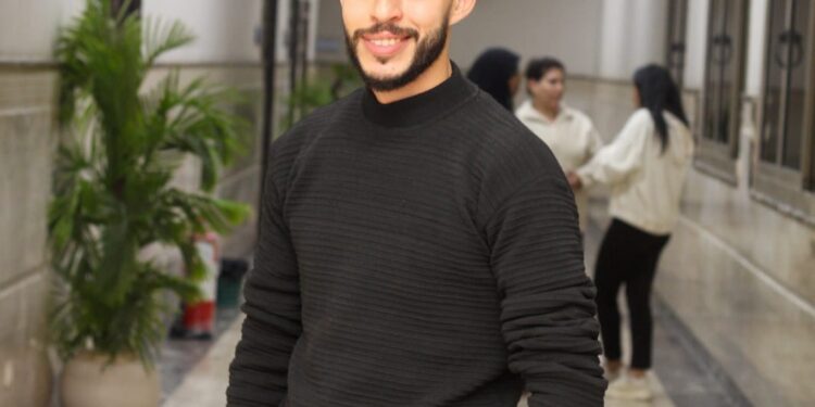 منح كابتن إسلام أحمد درجة الدكتوراه الفخرية العليا من المجلس الامريكي لعلماء التنميه البشريه