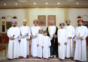 ناصر عبدالحفيظ يهنيء يقظان سعيد الريامي بحفل قرانه