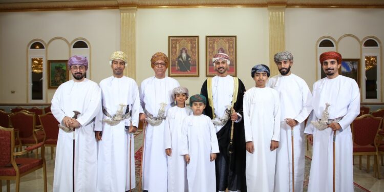 ناصر عبدالحفيظ يهنيء يقظان سعيد الريامي بحفل قرانه
