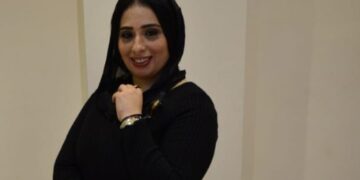الأعلامية رشا زكريا تبهر جمهورها بالفستان الأسود