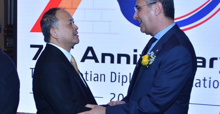 الدكتور شريف فاروق وزير التموين والتجارة الداخلية يشارك في احتفال العيد الوطني لدولة مملكة تايلاند