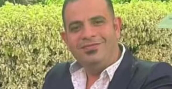 شكر وتقدير لأفضل شخصية عام ٢٠٢٤ رجل الأعمال على خطاب