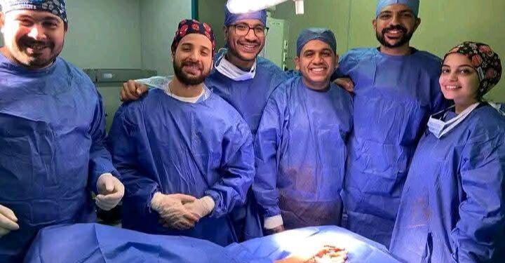 رئيس جامعة القاهرة يوجه الشكر والتقدير لقيادات قصر العيني والفريق الطبي بوحدة جراحة التجميل والإصلاح  ” 28أ ” بطوارئ قصر العيني