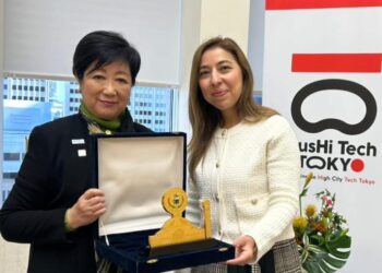 محافظ طوكيو تشكر لجامعة القاهرة حرصها على تعزيز التعاون مع الجامعات اليابانية في مجالات التعليم وبناء الانسان